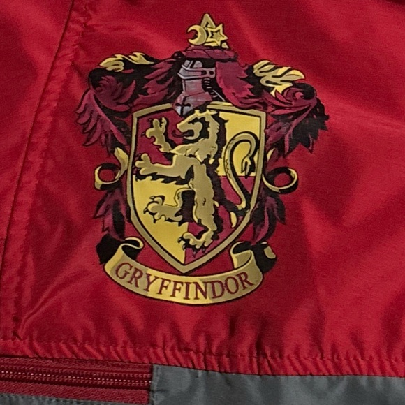 Universal Studios Gryffindor Packable Rain Jacket - Picture 16 of 16